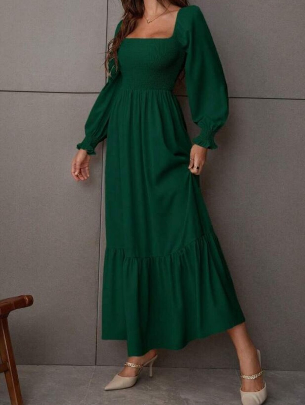 Elegant Green Long-Sleeve Maxi Dress - Picture 2 of 4